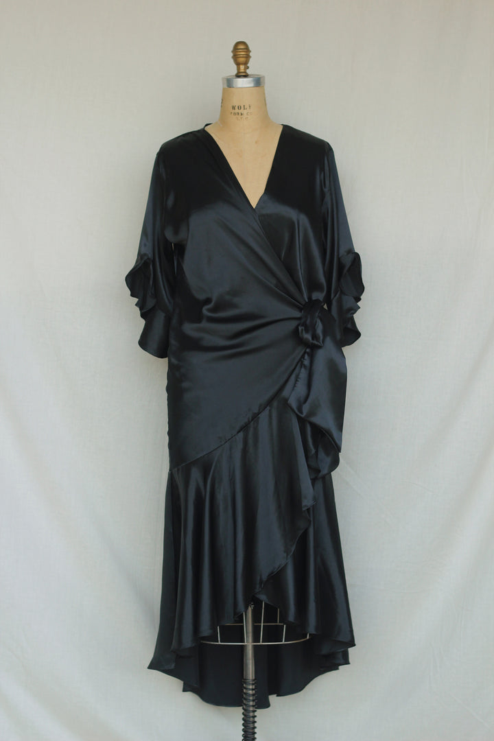 Mia Armand Of Beverly Hills Black Ruffled Robe