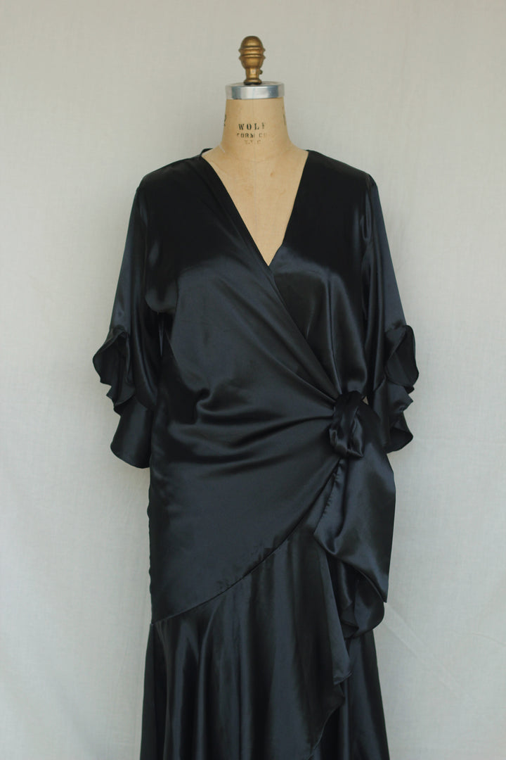 Mia Armand Of Beverly Hills Black Ruffled Robe