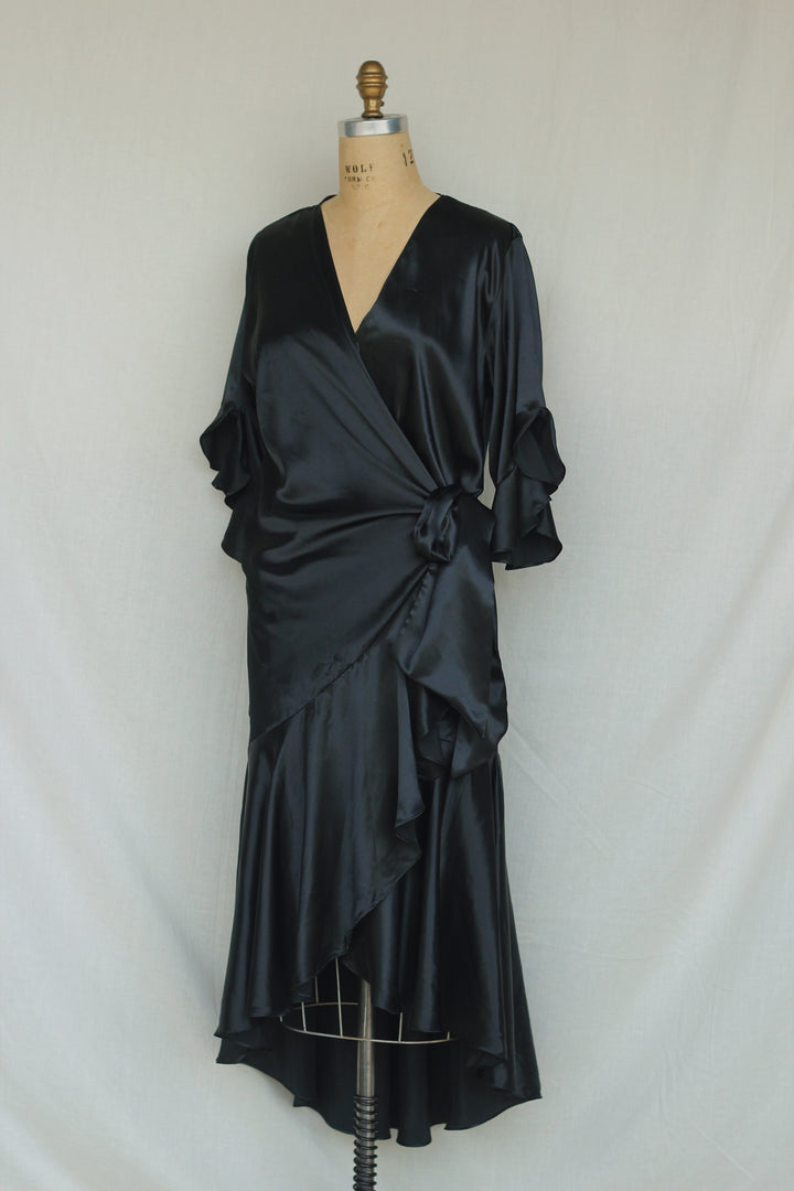 Mia Armand Of Beverly Hills Black Ruffled Robe