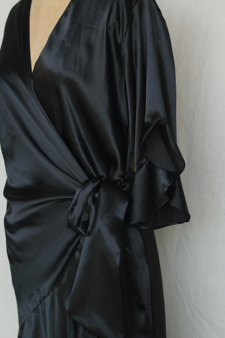 Mia Armand Of Beverly Hills Black Ruffled Robe