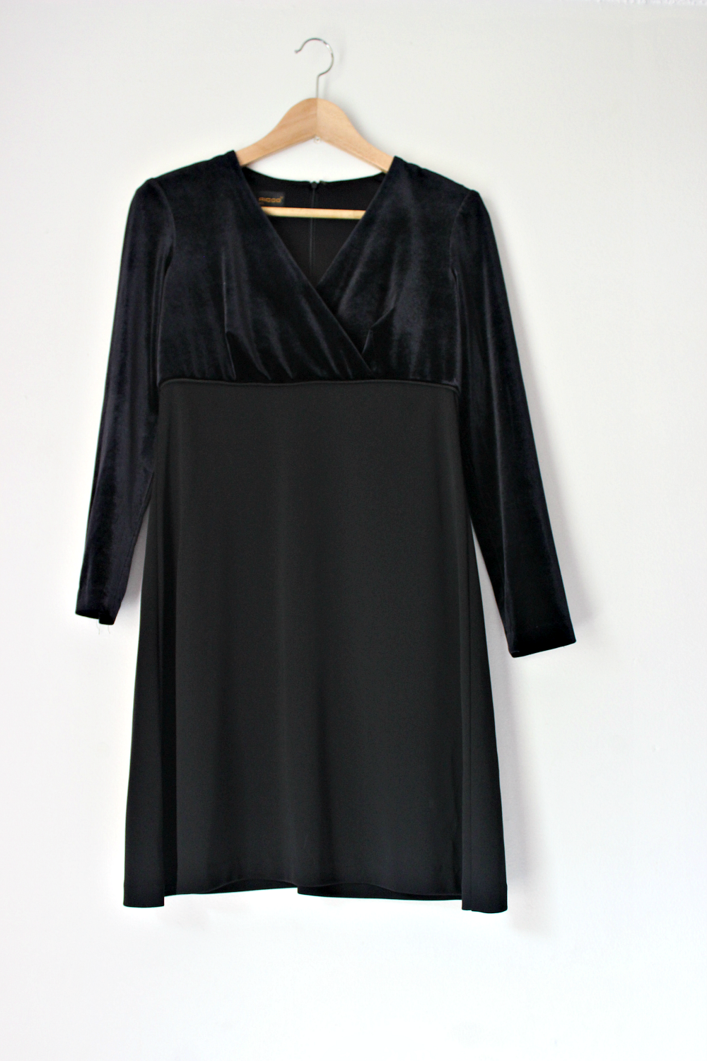 Donna Ricco 1990's Vintage LBD - Alice+James - 4