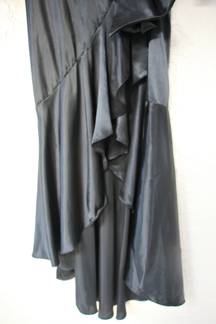 Mia Armand Of Beverly Hills Black Ruffled Robe