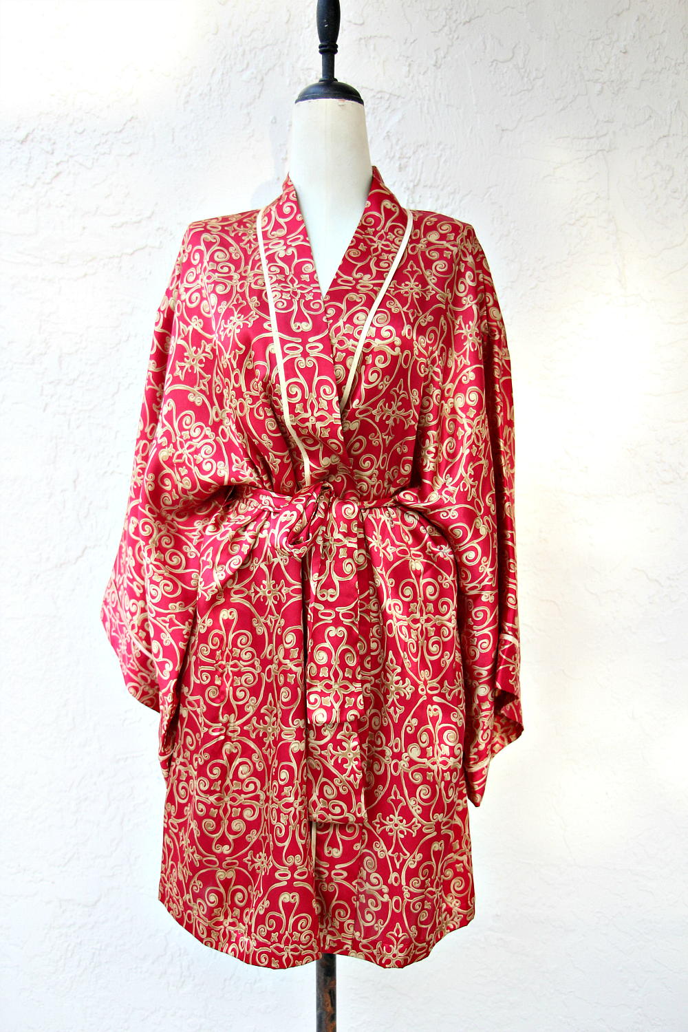 Natori Classics Vintage Red and Gold Robe